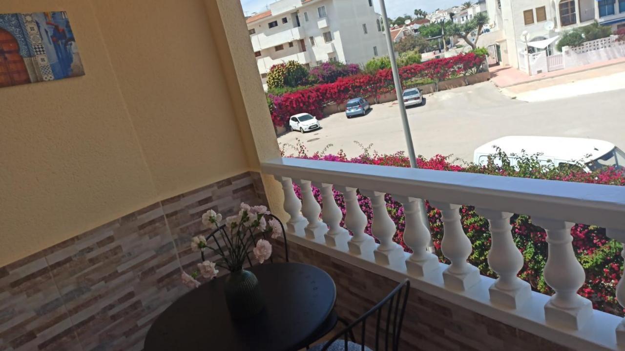 Torrevieja 2 Bedroom Holiday Apartment Dış mekan fotoğraf