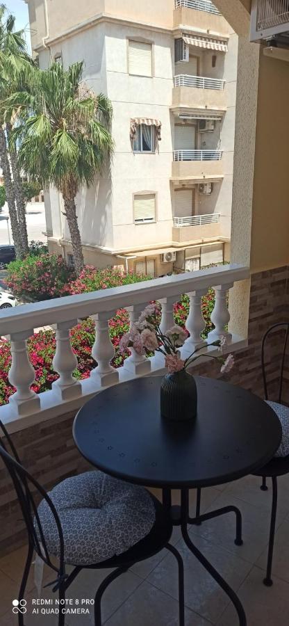 Torrevieja 2 Bedroom Holiday Apartment Dış mekan fotoğraf