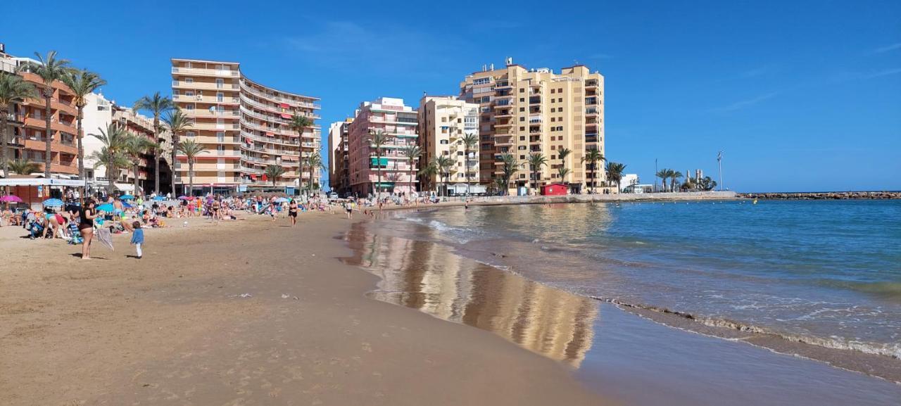 Torrevieja 2 Bedroom Holiday Apartment Dış mekan fotoğraf